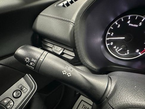 Used 2025 Nissan Sentra SV image 21