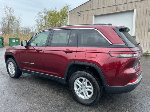 Used 2023 Jeep Grand Cherokee Laredo w/ Luxury Tech Group I AWD/4WD image 16