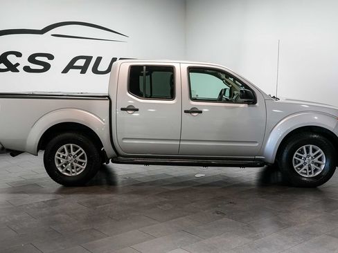 Used 2014 Nissan Frontier SV w/ SV Value Truck Package RWD image 6