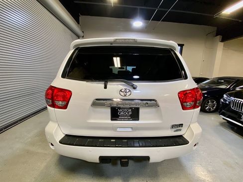 Used 2014 Toyota Sequoia Platinum AWD/4WD image 9