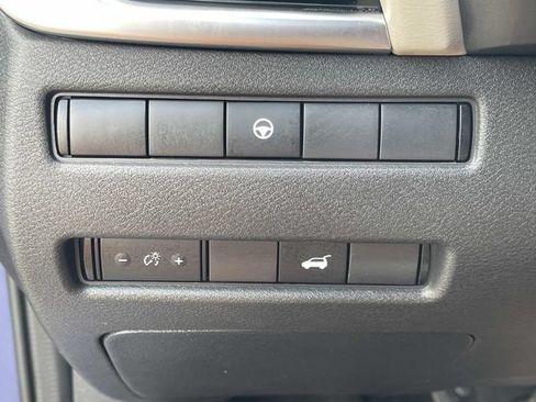 Certified 2023 Nissan Rogue SL w/ SL Premium Package FWD image 39