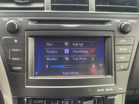 Used 2014 Toyota Prius V Three FWD image 17
