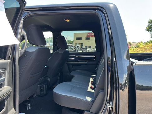 Used 2024 RAM 2500 Big Horn AWD/4WD image 9
