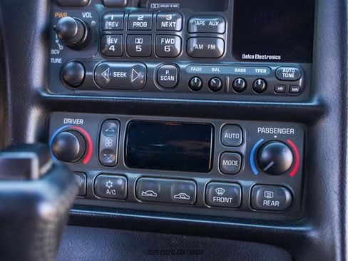 Used 1999 Chevrolet Corvette Coupe w/ Memory Pkg image 32