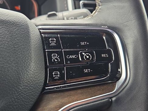 Used 2024 Jeep Grand Wagoneer L 4WD image 28