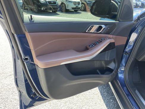 Used 2023 BMW X5 xDrive40i AWD/4WD image 10