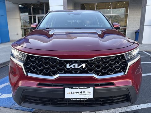 Used 2022 Kia Sorento LX image 8