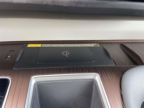 Used 2024 Toyota Sienna XLE w/ XLE Plus Package image 30