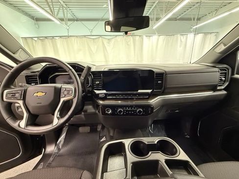 Used 2024 Chevrolet Silverado 1500 LT AWD/4WD image 18
