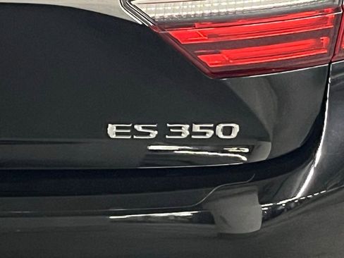 Used 2018 Lexus ES 350 w/ Luxury Package w/Wood Trim image 33