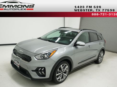 Used 2022 Kia Niro Touring Special Edition FWD image 1