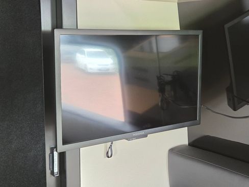 Used 2025 Mercedes-Benz Sprinter 2500 image 45