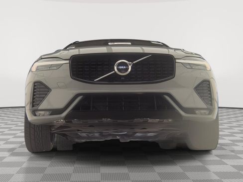 Used 2024 Volvo XC60 B5 Plus w/ Protection Package Premier AWD/4WD image 19