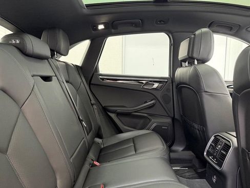 Used 2025 Porsche Macan AWD/4WD image 13