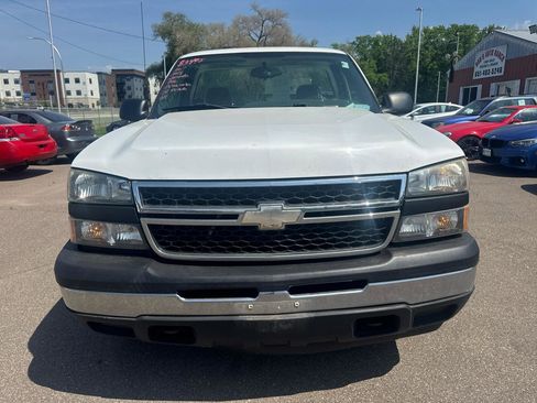 Used 2007 Chevrolet Silverado 1500 W/T AWD/4WD image 2