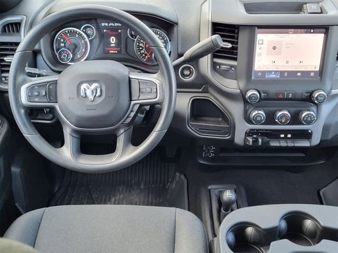 Used 2024 RAM 2500 Tradesman w/ Chrome Appearance Group image 25