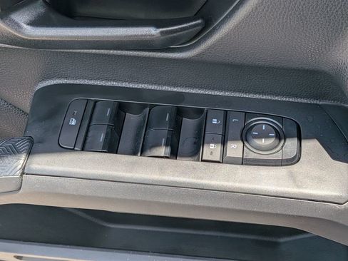 Used 2025 Toyota Tacoma SR5 RWD image 10