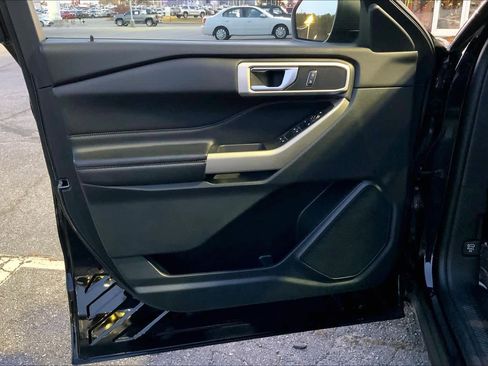 Used 2023 Ford Explorer XLT w/ Equipment Group 202A image 20