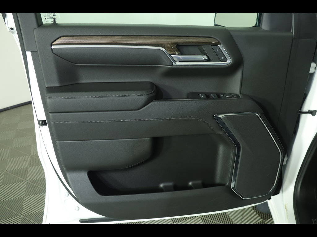 Used 2023 Chevrolet Silverado 1500 LT AWD/4WD image 24