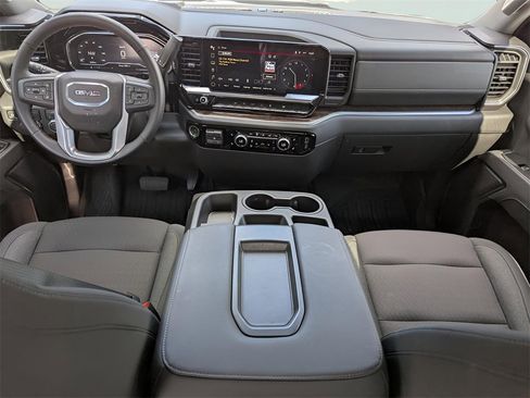 New 2025 GMC Sierra 1500 Elevation image 16