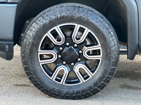 Used 2020 GMC Sierra 2500 AT4 w/ AT4 Premium Package AWD/4WD image 27
