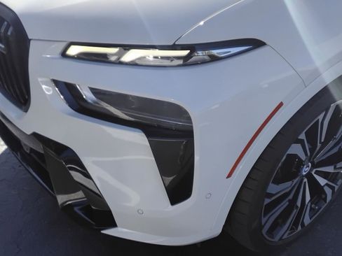 Used 2023 BMW X7 M60i w/ Executive Package image 7