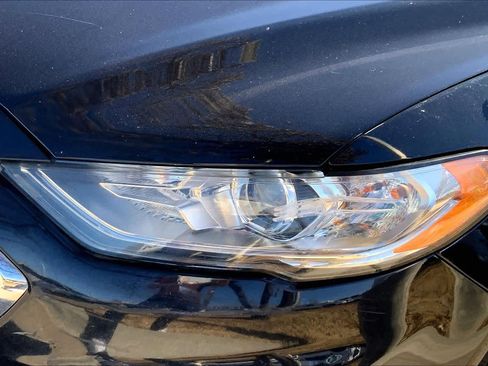 Certified 2019 Ford Fusion SE image 27