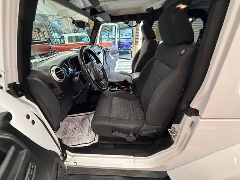 Used 2012 Jeep Wrangler Rubicon w/ PWR Convenience Group AWD/4WD image 51