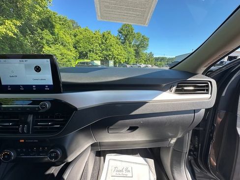 Used 2020 Ford Escape SE FWD image 16