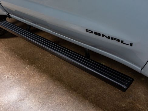 Used 2025 GMC Sierra 1500 Denali Ultimate image 13