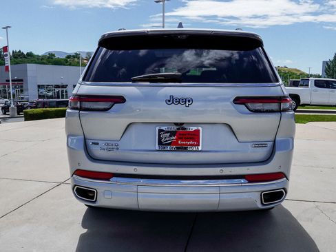 Used 2021 Jeep Grand Cherokee L Overland w/ Luxury Tech Group IV AWD/4WD image 7