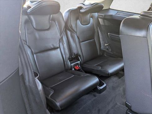 Used 2017 Volvo XC90 T6 Momentum w/ Vision Package image 21