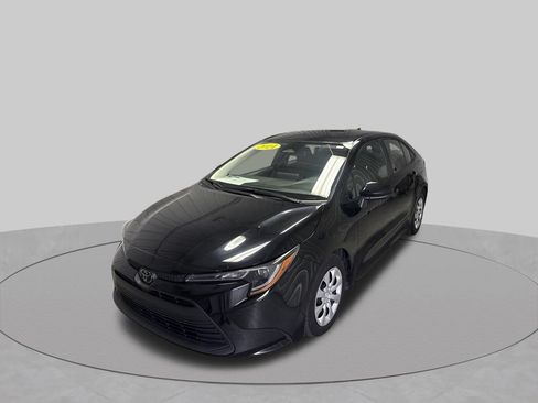 Used 2024 Toyota Corolla LE FWD image 4