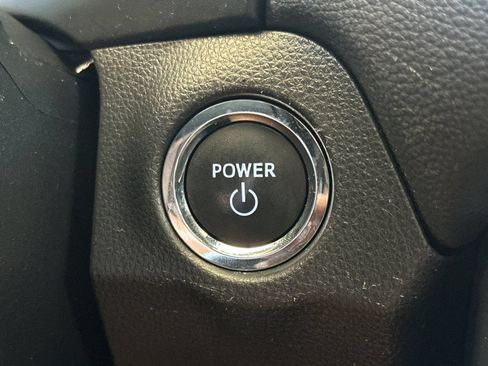 Used 2025 Toyota RAV4 XLE AWD/4WD image 25