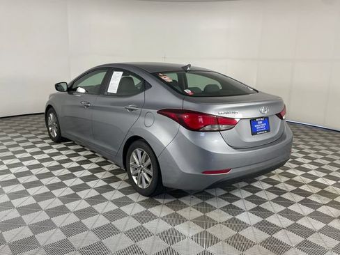 Used 2015 Hyundai Elantra SE w/ Option Group 02 FWD image 14