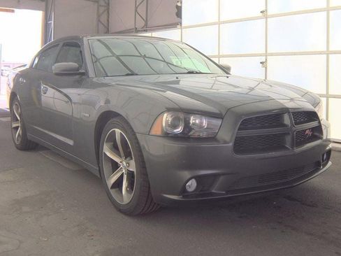 Used 2014 Dodge Charger R/T RWD image 3