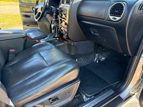 Used 2006 GMC Envoy Denali image 20