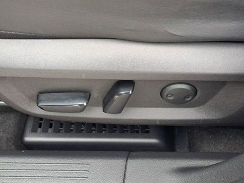 Used 2021 Nissan Rogue Platinum image 7