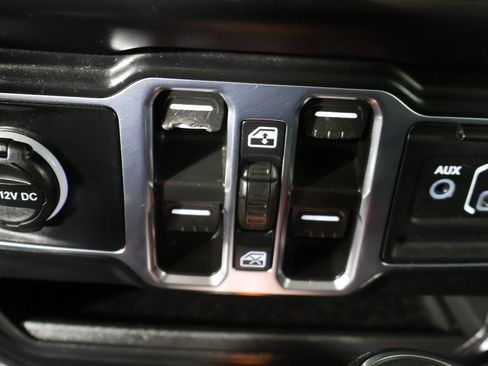 Used 2023 Jeep Gladiator Sport image 45