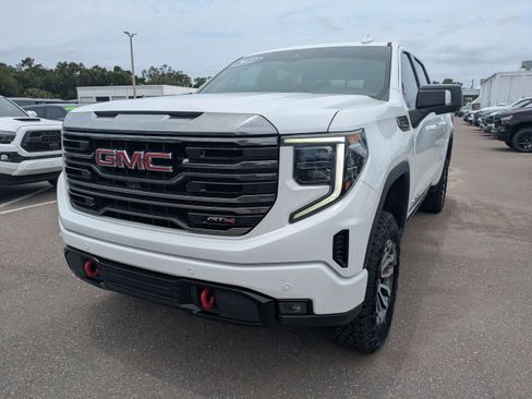 Used 2022 GMC Sierra 1500 AT4 w/ AT4 Premium Package AWD/4WD image 6