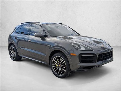 Used 2019 Porsche Cayenne E-Hybrid w/ Premium Package image 3