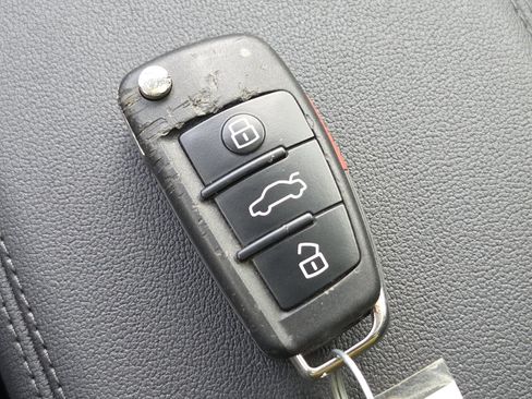 Used 2025 Audi Q3 2.0T Premium AWD/4WD image 34