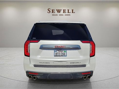 Used 2023 GMC Yukon Denali image 4