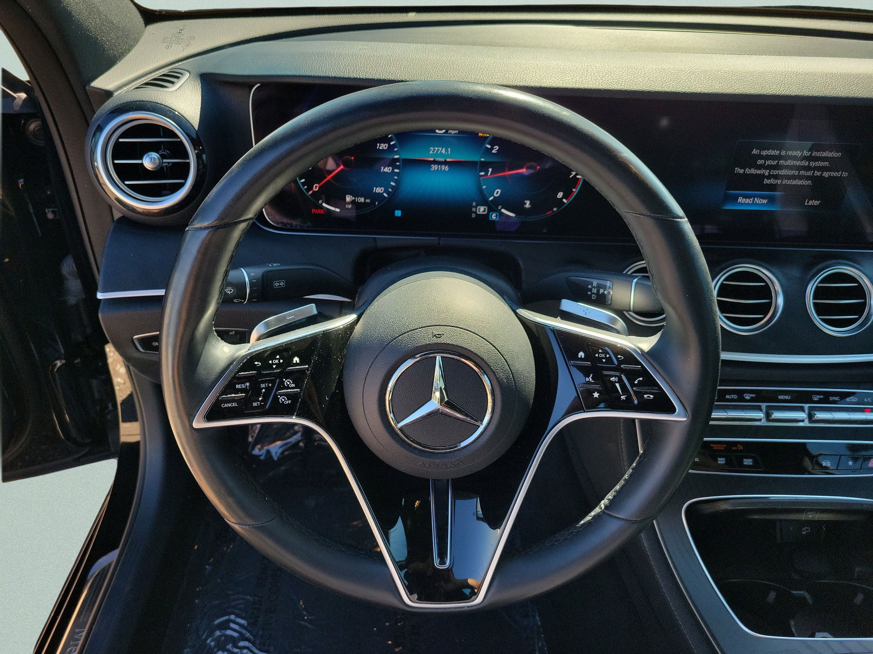 Used 2023 Mercedes-Benz E 350 4MATIC Sedan image 22