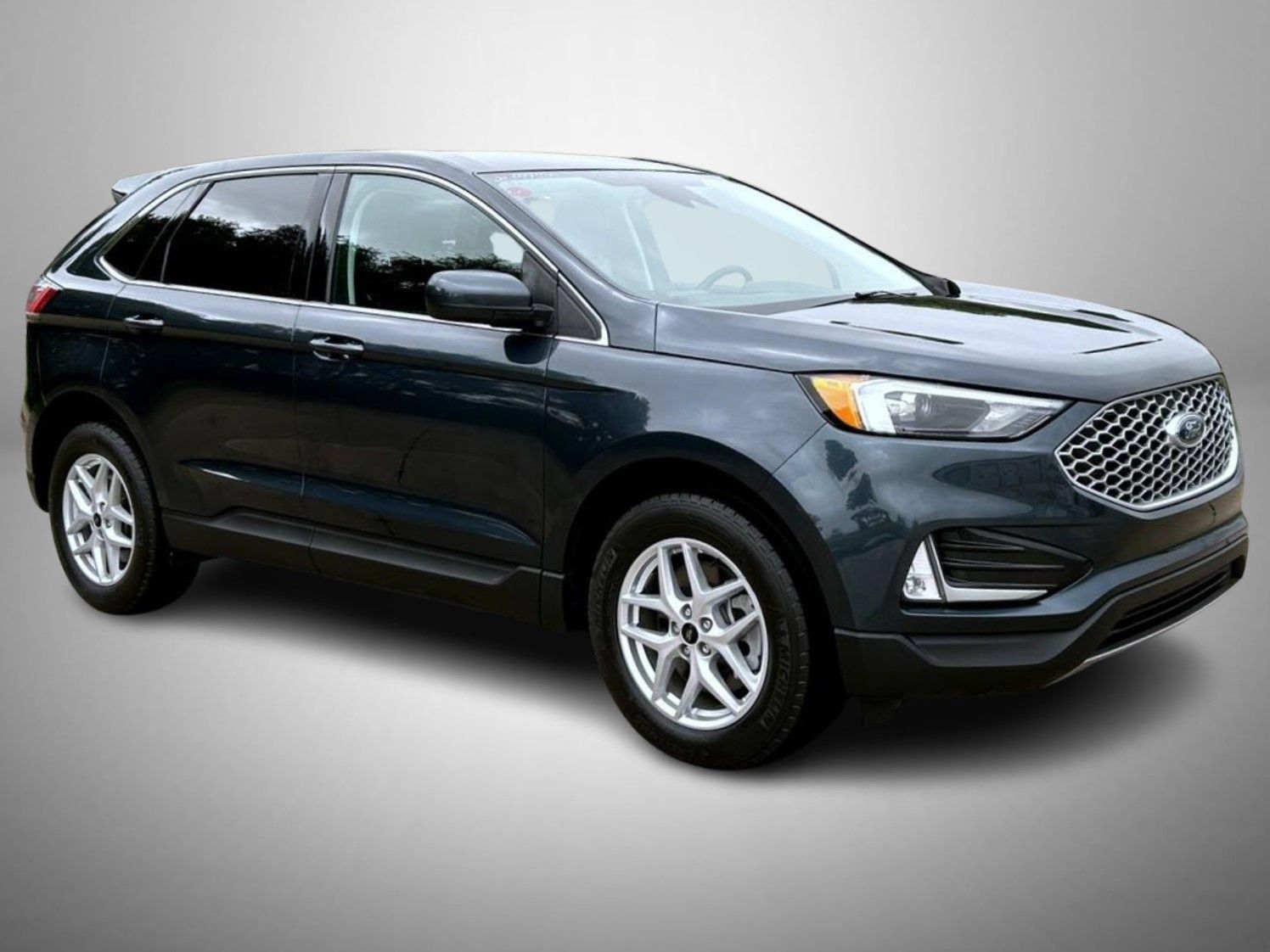 Used 2024 Ford Edge SEL w/ Convenience Package AWD/4WD image 3