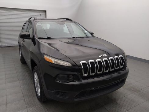 Used 2016 Jeep Cherokee Sport image 14