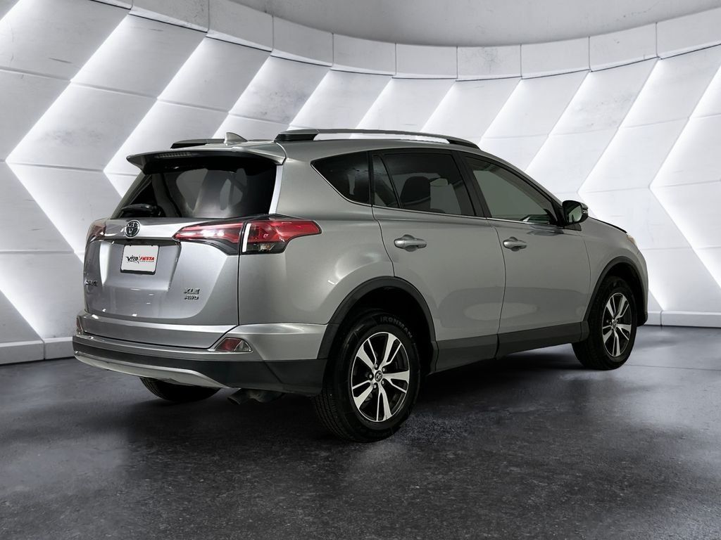 Used 2018 Toyota RAV4 XLE w/ Plus Extra Value Package AWD/4WD image 4