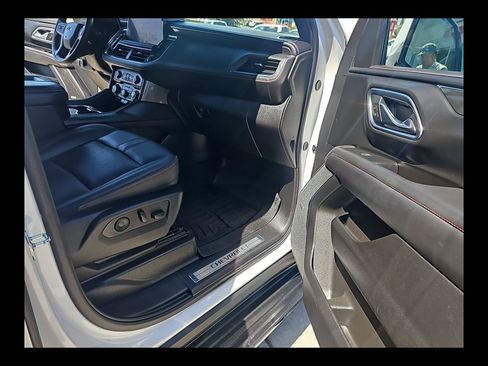 Used 2024 Chevrolet Suburban RST w/ Luxury Package AWD/4WD image 24
