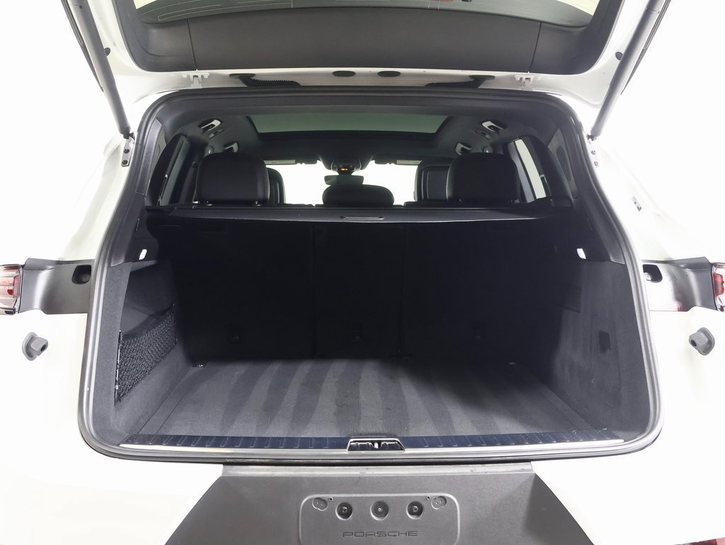 Certified 2025 Porsche Cayenne AWD/4WD image 13