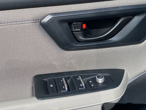 Used 2025 Subaru Forester Premium image 18